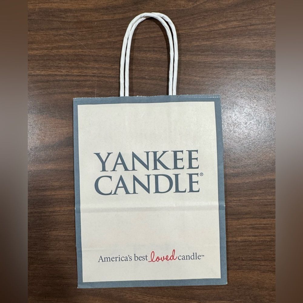 Yankee Candle Cream and Gray gift shopping bag